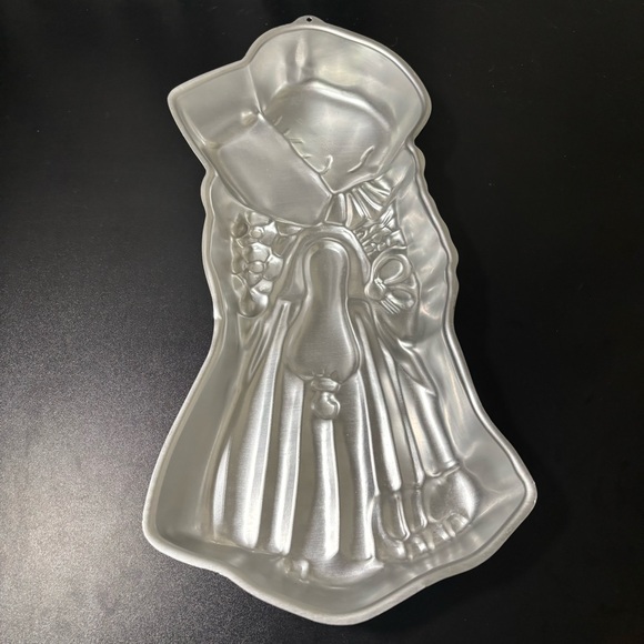 Vintage Aluminum Cake Pan Mold 502-194 Wilton 1975 Holly Hobbie Cottage Prairie - Picture 3 of 8